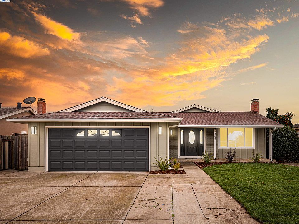 1st image of 2497 Ascot Way