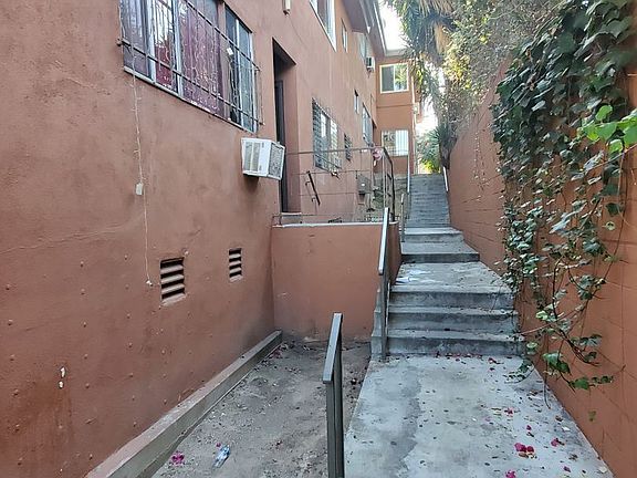 3rd image of 1666 W 2nd St APT 9
