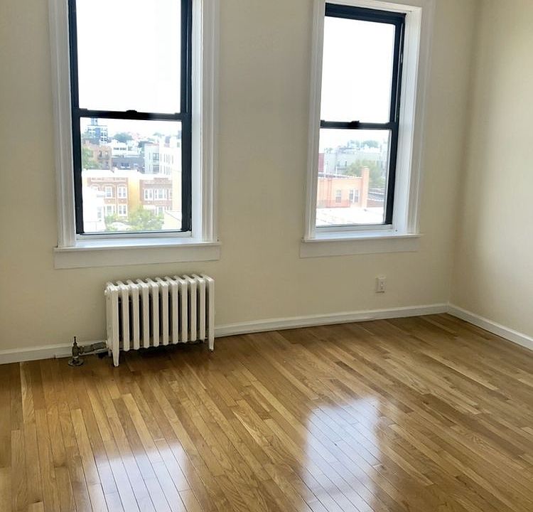1st image of 3252 33rd St APT E4