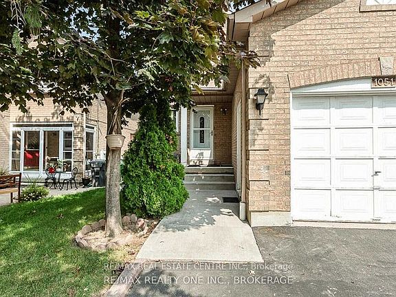 3rd image of 1051 Blizzard Rd