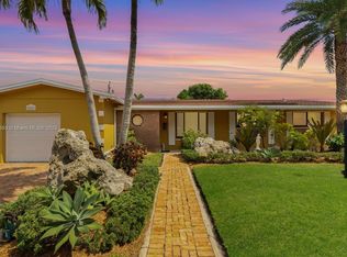 8821 SW 51st St, Miami, FL 33165