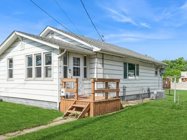 1521 E 21st St, Des Moines, IA 50317