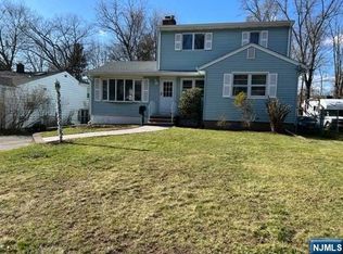 107 Hiawatha Blvd, Oakland, NJ 07436