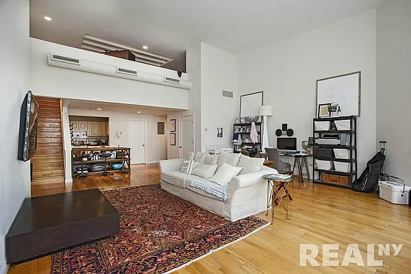Rented by REAL New York | media 20