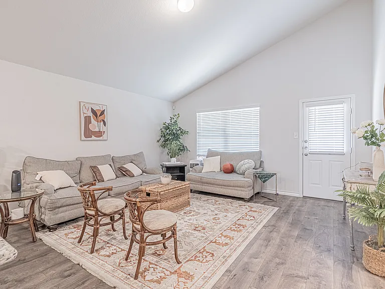 7019 Capella Cir — Photo 9