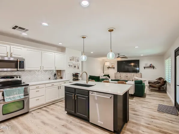 261 E WINDSOR Drive, Gilbert, AZ 85296