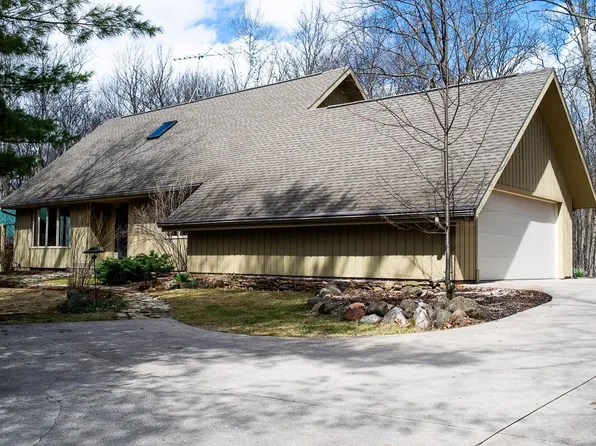 3624 Park Ln, Neenah, WI 54956