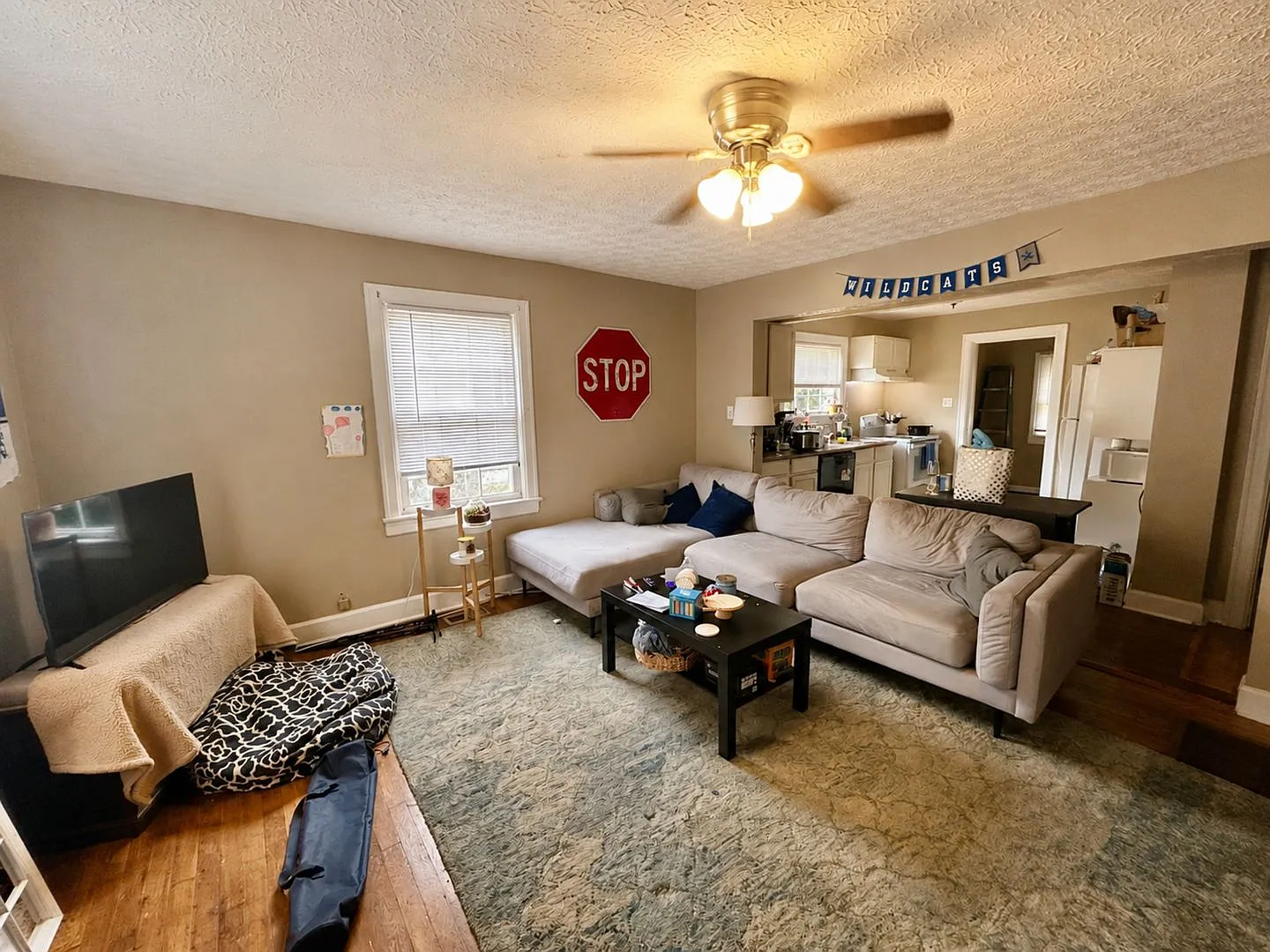 4 Bedroom | 2 Bathroom | $800 Per Bedroom — Photo 2