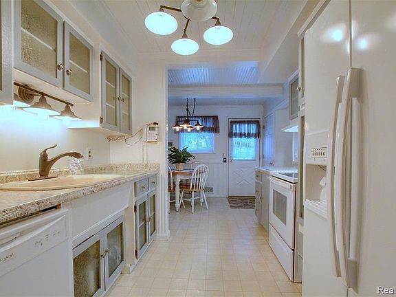 4th image of 17465 Rexwood St