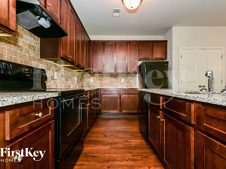 152 Daisy Cir — Photo 5