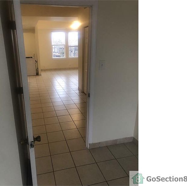 1st image of 1549 N Lotus Ave #2
