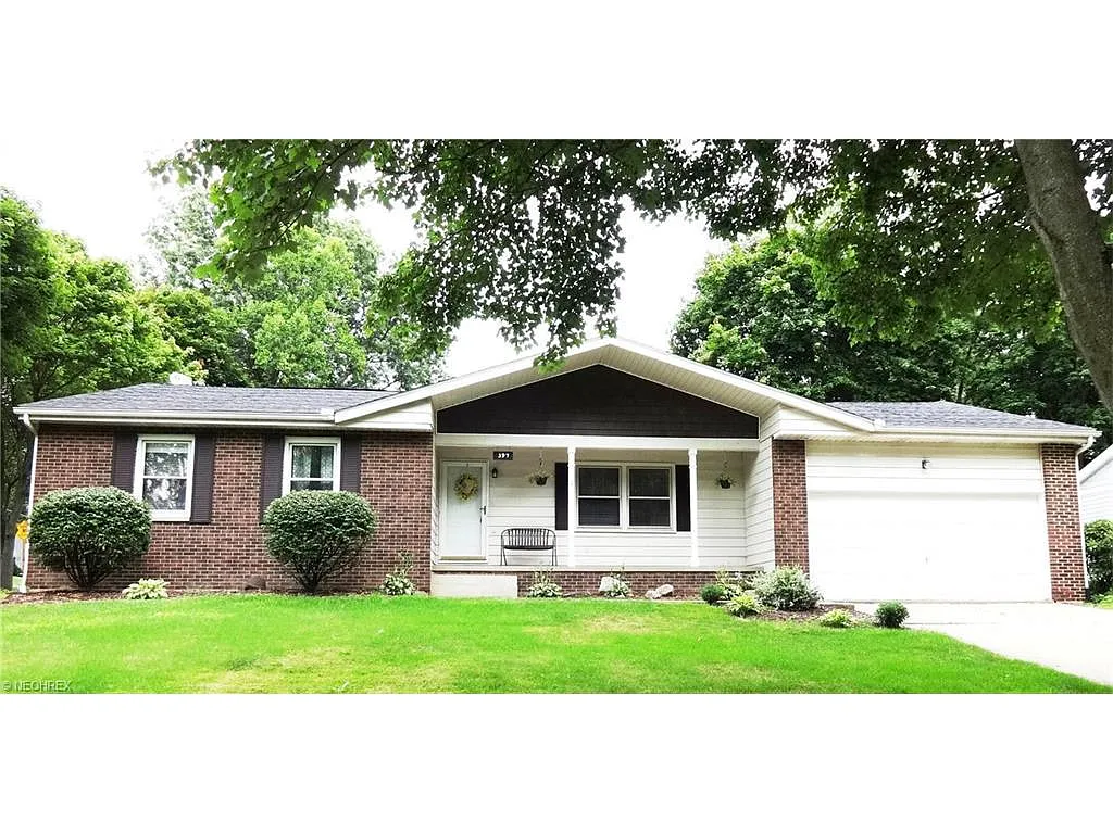 397 Mackinaw Ave photo 1
