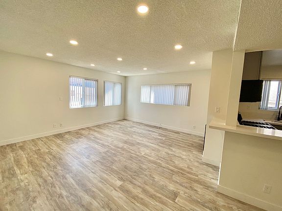 3rd image of 3722 S Canfield Ave APT 103