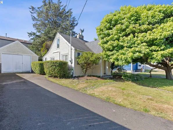 1540 NW 20th St, Lincoln City, OR 97367