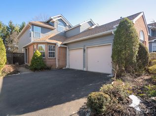 32 Inverness Ct, Monroe Township, NJ 08831