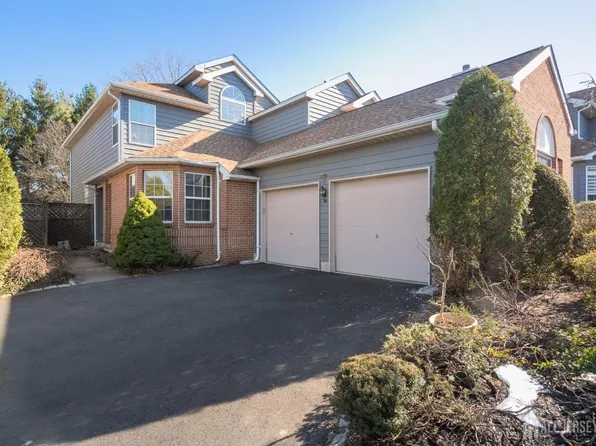 32 Inverness Ct, Monroe Township, NJ 08831