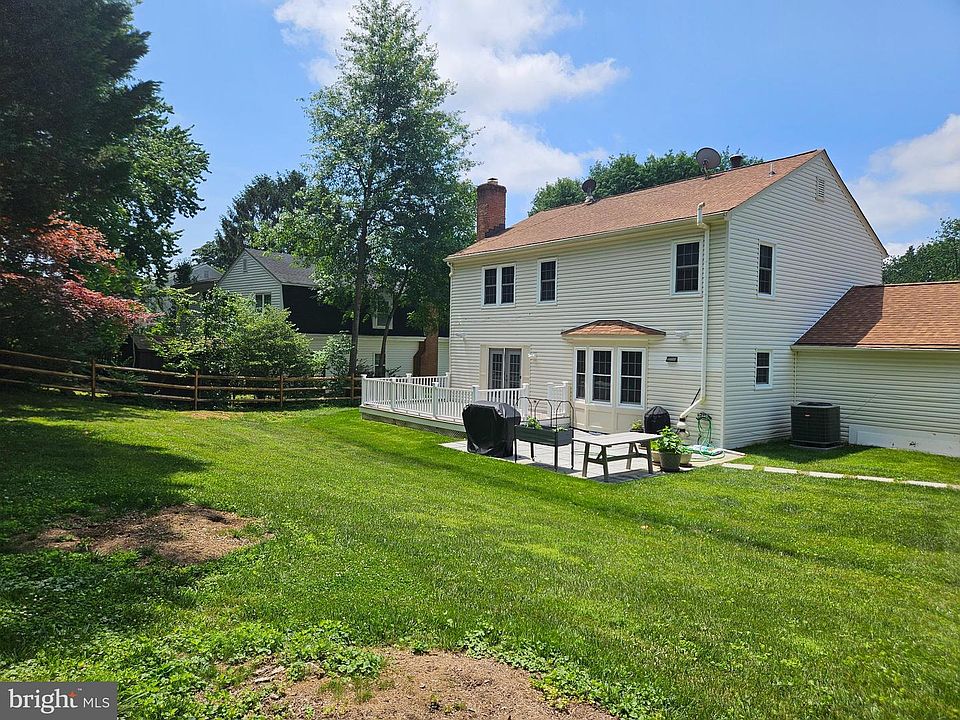 2nd image of 28 Redding Ridge Dr N