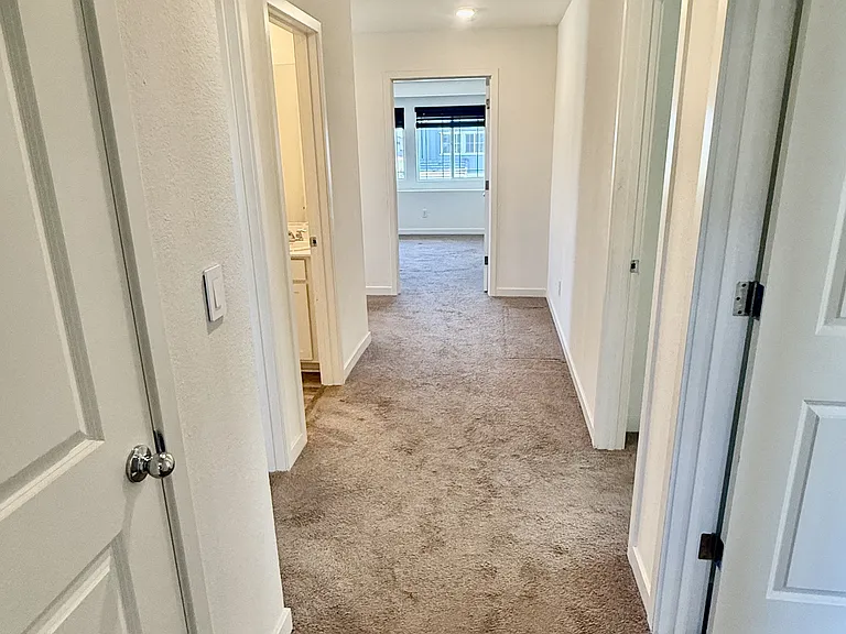 975 Franklin St — Photo 32