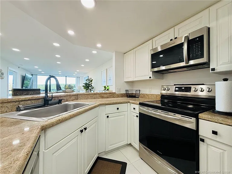 8800 S Ocean Dr #102 — Photo 9