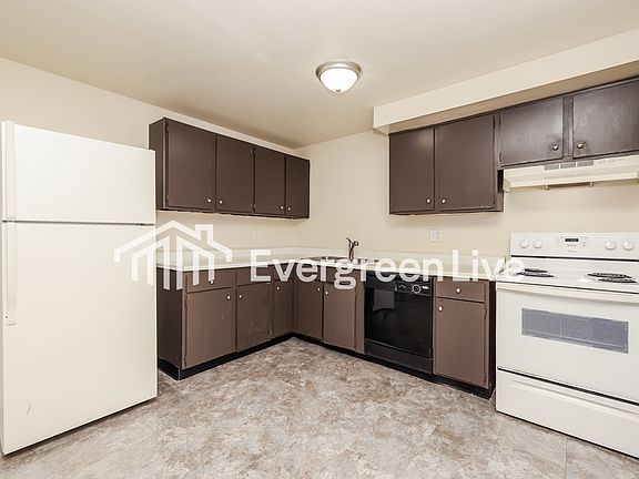5th image of 8062 Mount Everest St