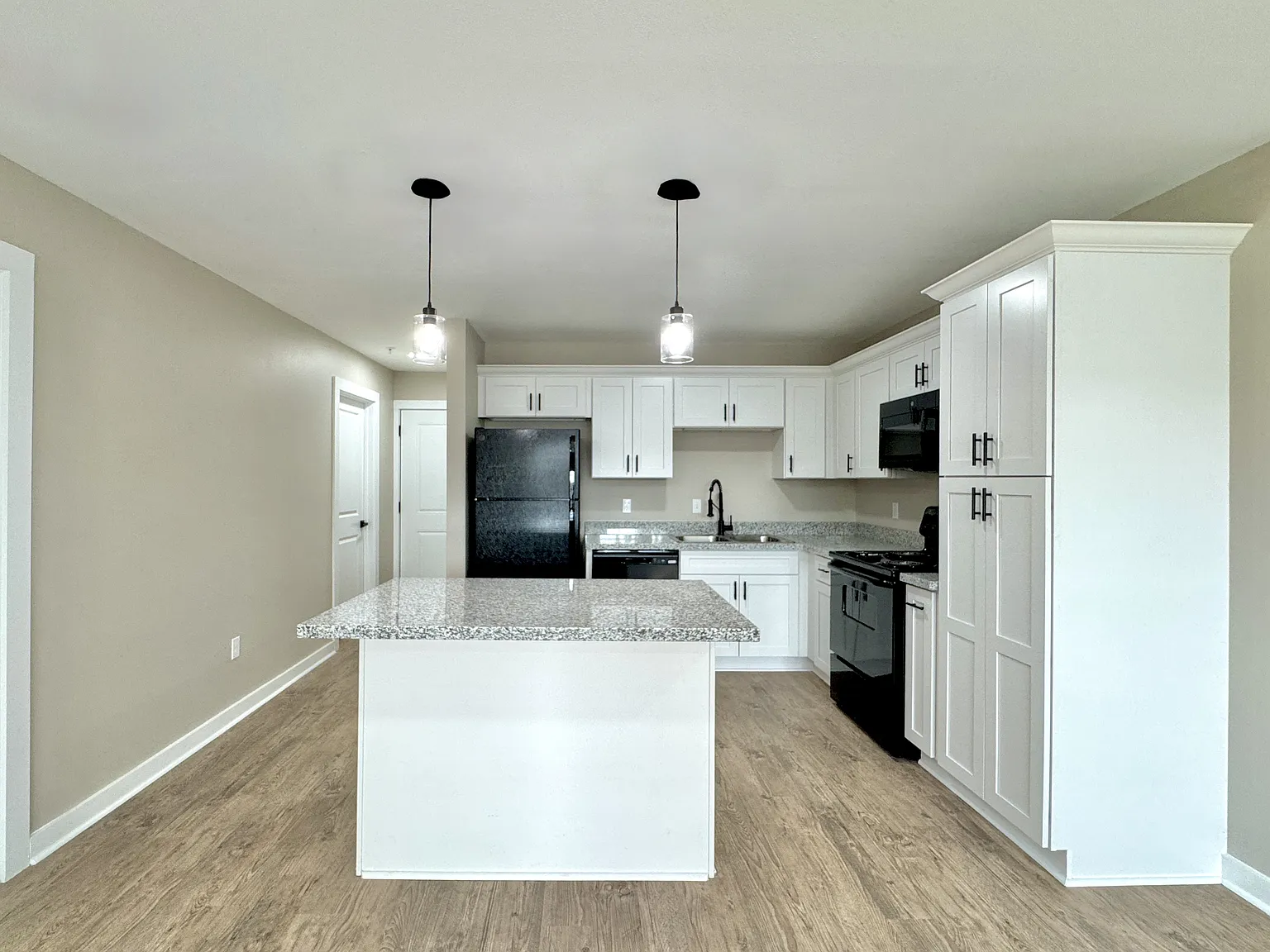 Hidden Pointe Apartments — Photo 1