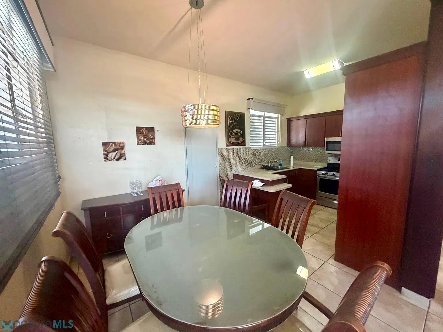 3 bed, 2.5 bath, 1200 sqft, $1,300 — Photo 3