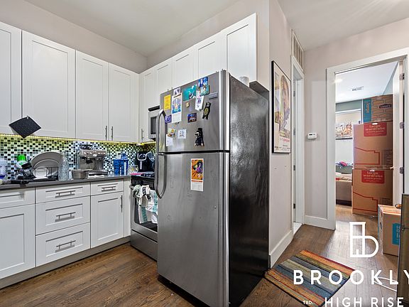 3rd image of 44 Scholes St APT 1R