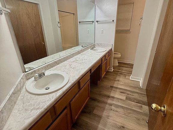 4th image of 1106 Sweetbriar Sta