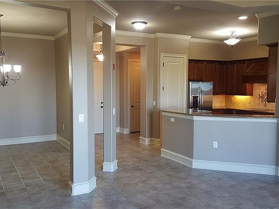 4th image of 301 Watermere Dr APT 402