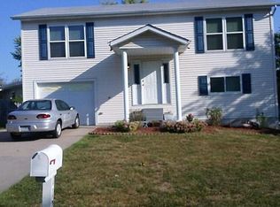 1127 Columbus Cir, Warrenton, MO 63383