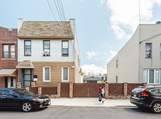 2020 Bleecker St, Flushing, NY 11385