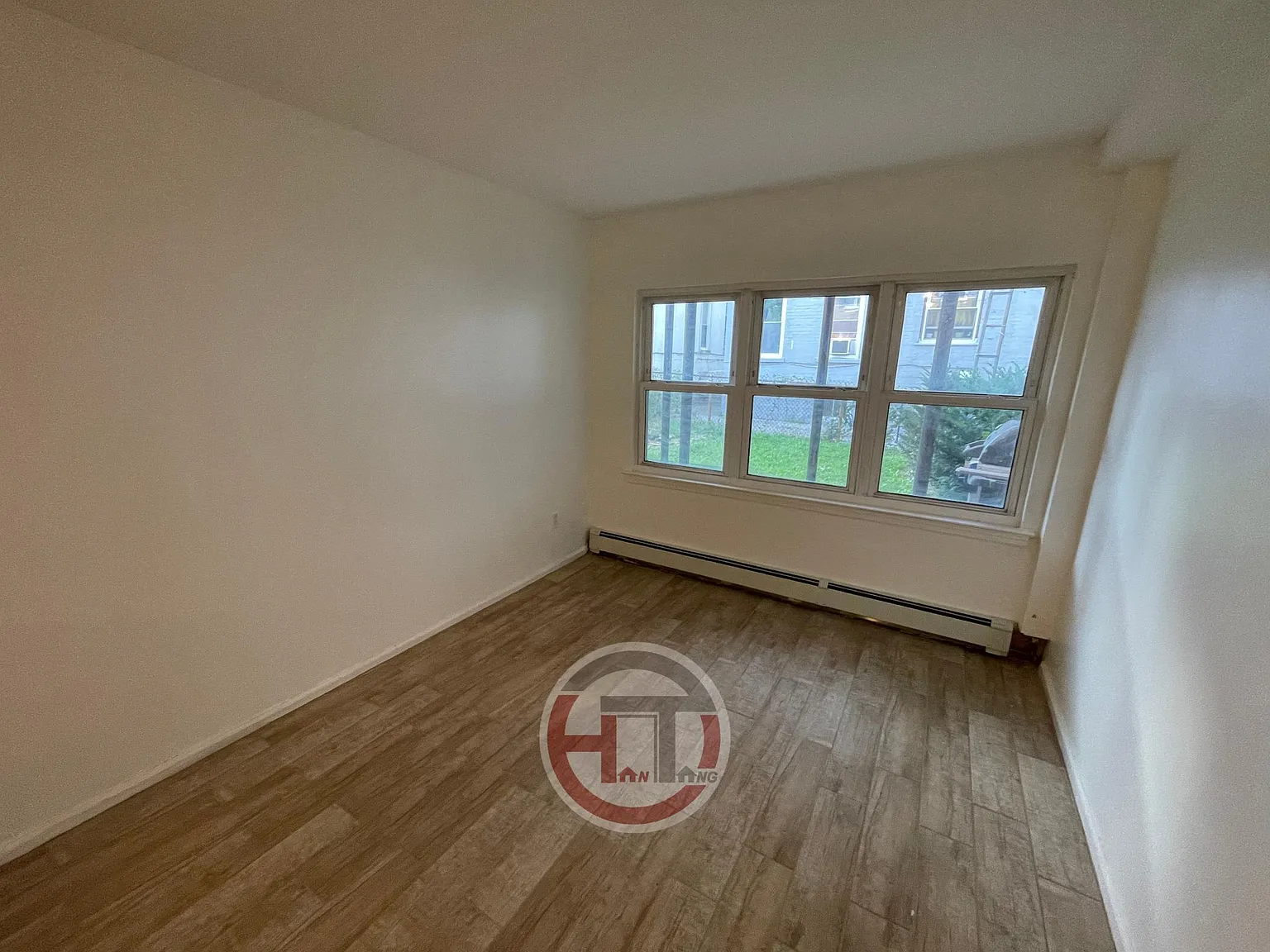 2 bed, 650 sqft, $2,050 — Photo 3