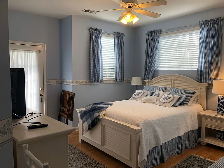 4430 Lady Banks Ln — Photo 34
