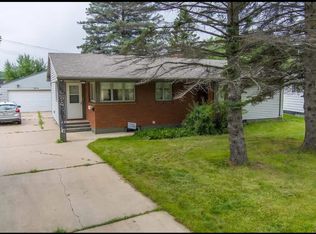 1412 Gray Dr, Hibbing, MN 55746