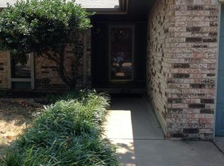 408 Brighton Dr, Edmond, OK 73003