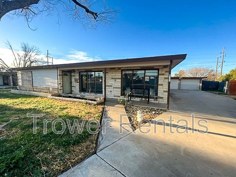 1st image of 2413 Windsor Dr