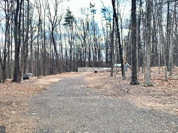 89 Bowers, Paw Paw, WV 25434