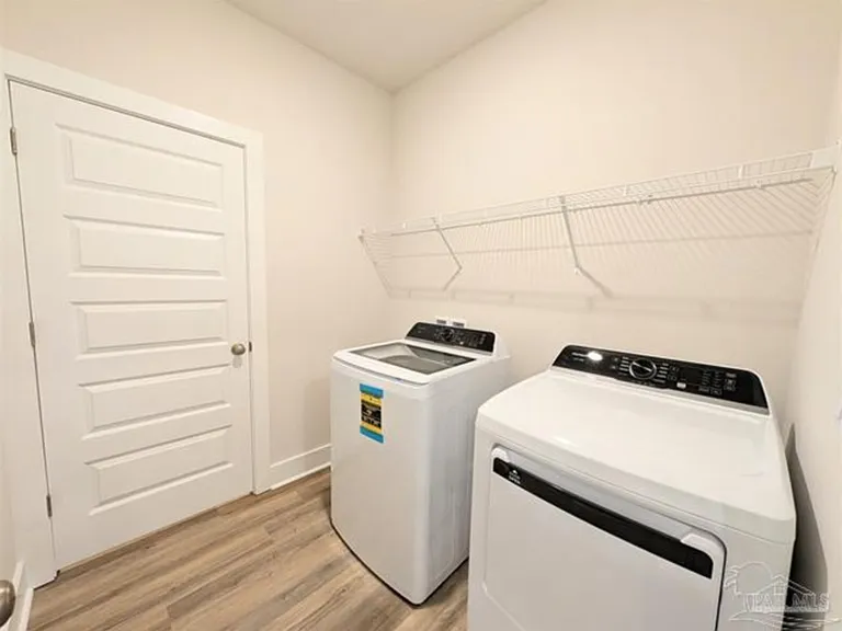 9907 Starling Dr — Photo 12