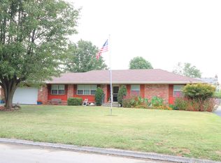 207 W Avenue Ave, Nixa, MO 65714