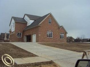 6840 Merrick Dr, Troy, MI 48098