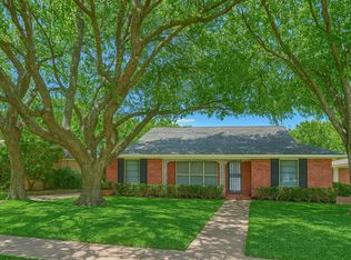 6729 Ravendale Ln, Dallas, TX 75214