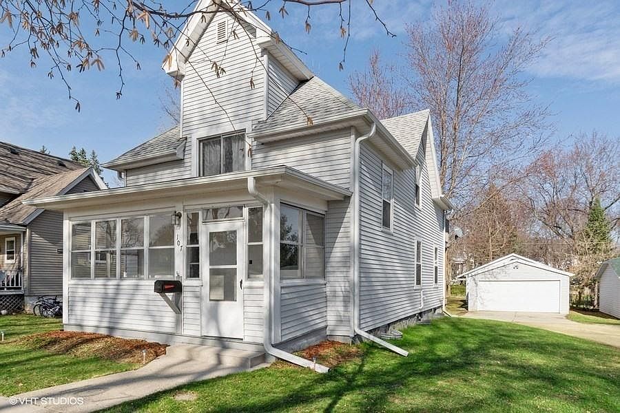 1st image of 107 S Finch St