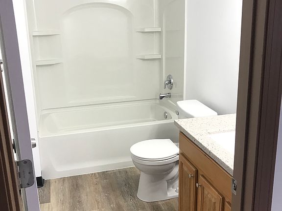 2nd image of 1100 Kenmore Ave #4