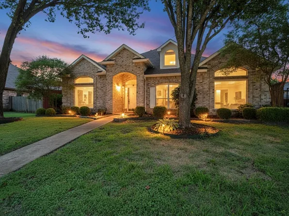 1132 Devonshire Dr, Desoto, TX 75115