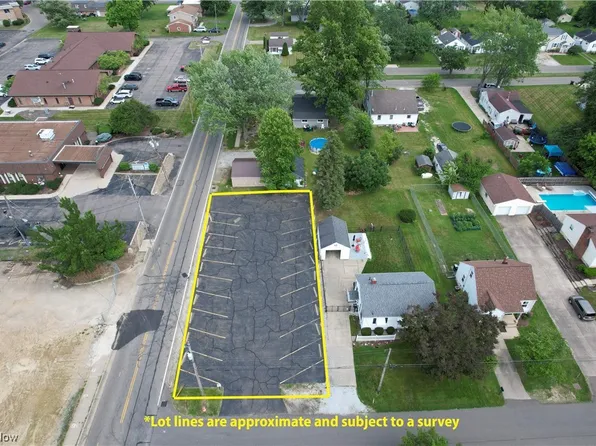 Newport Ave NW, Massillon, OH 44646