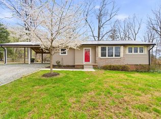 944 Sunset Dr, Graham, NC 27253