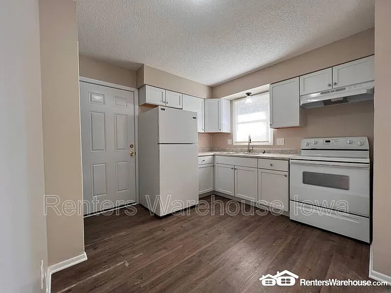 3012 Raccoon St — Photo 4