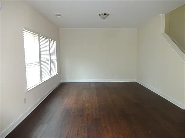 2049 Greenfern Ct — Photo 5