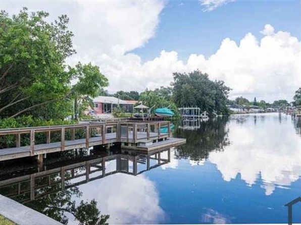 350 79th Ave N APT 216