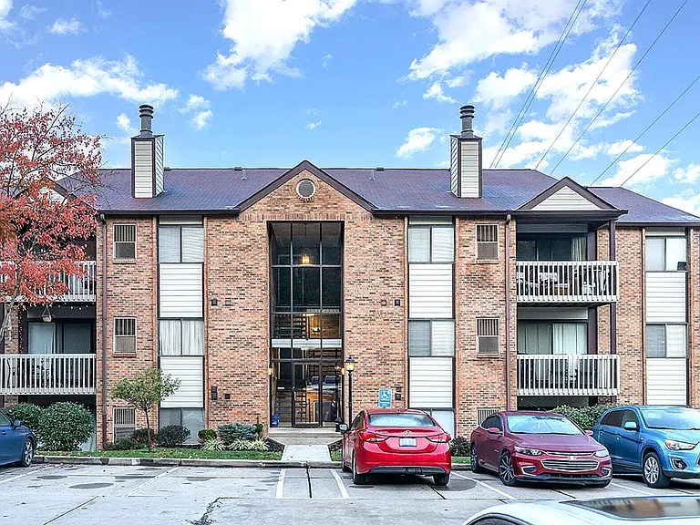 52 Woodland Hills Dr #10 — Photo 23